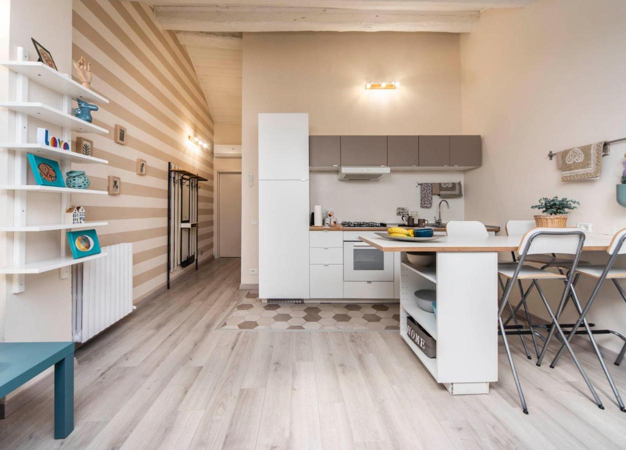 Reggio Center Lovely Apartments Реджо Емилия Екстериор снимка