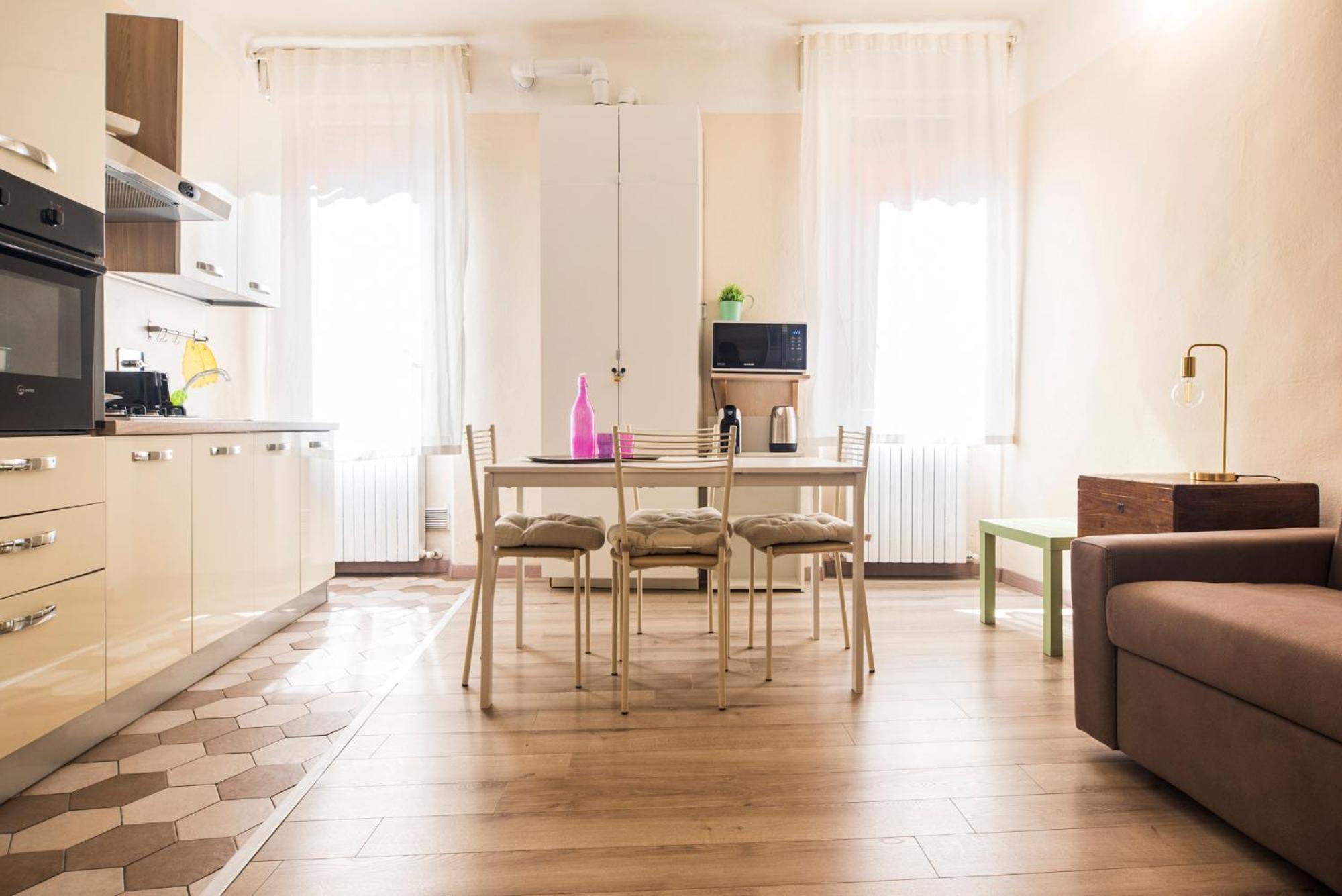 Reggio Center Lovely Apartments Реджо Емилия Екстериор снимка